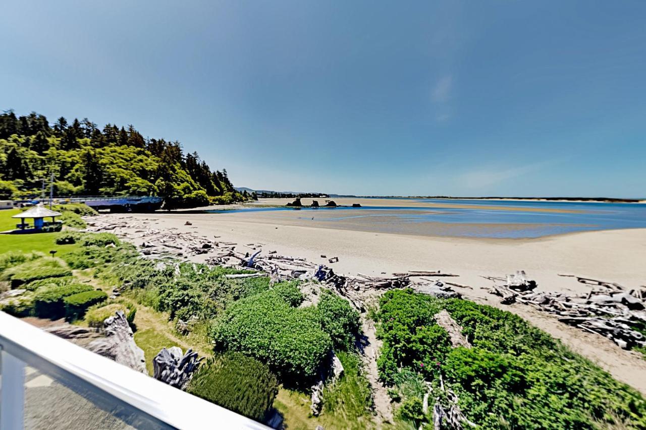 New Listing! Bay-View Beauty With Private Balcony Condo Lincoln City Eksteriør bilde
