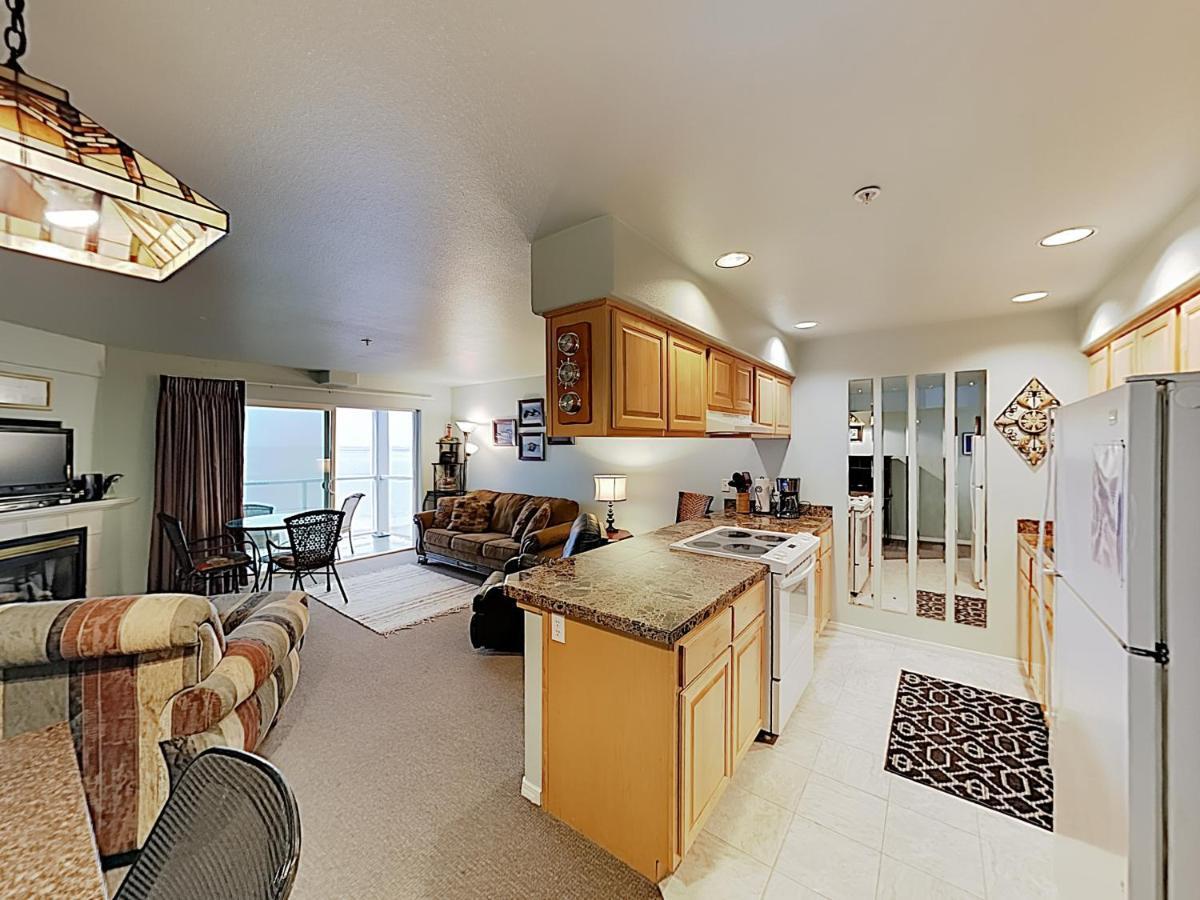 New Listing! Bay-View Beauty With Private Balcony Condo Lincoln City Eksteriør bilde