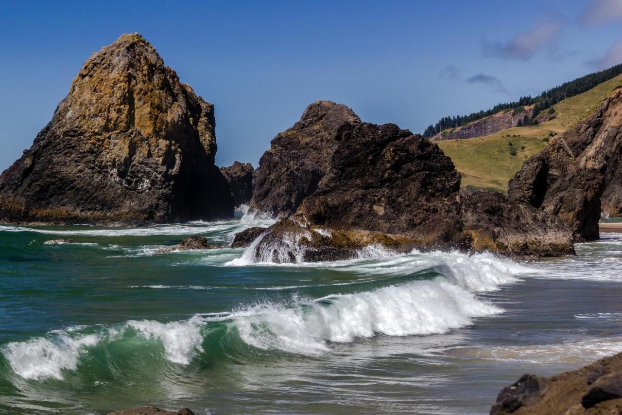 New Listing! Bay-View Beauty With Private Balcony Condo Lincoln City Eksteriør bilde
