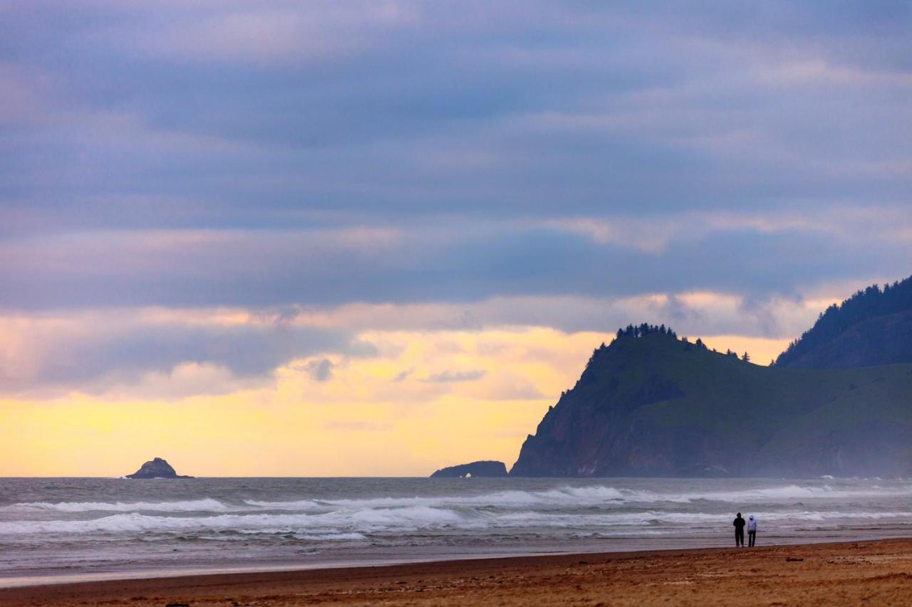 New Listing! Bay-View Beauty With Private Balcony Condo Lincoln City Eksteriør bilde